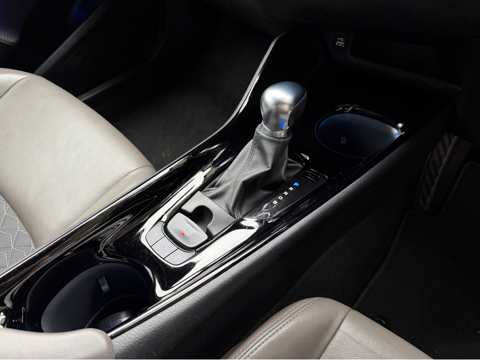 2023 Toyota C-HR HYBRID. .. #12 MONTH WARRANTY INCLUDED# .. FINANCE AVAILABLE €22,750