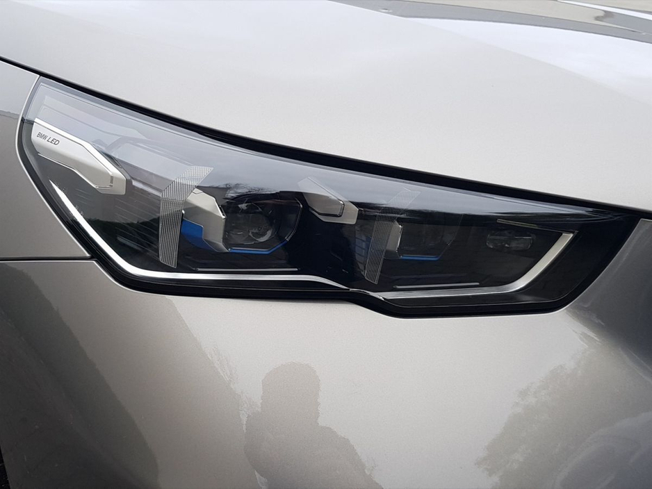 2025 BMW i5 - image 19