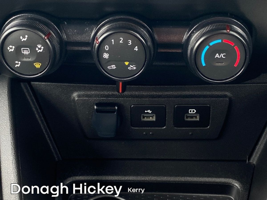 2023 Dacia Duster - image 18