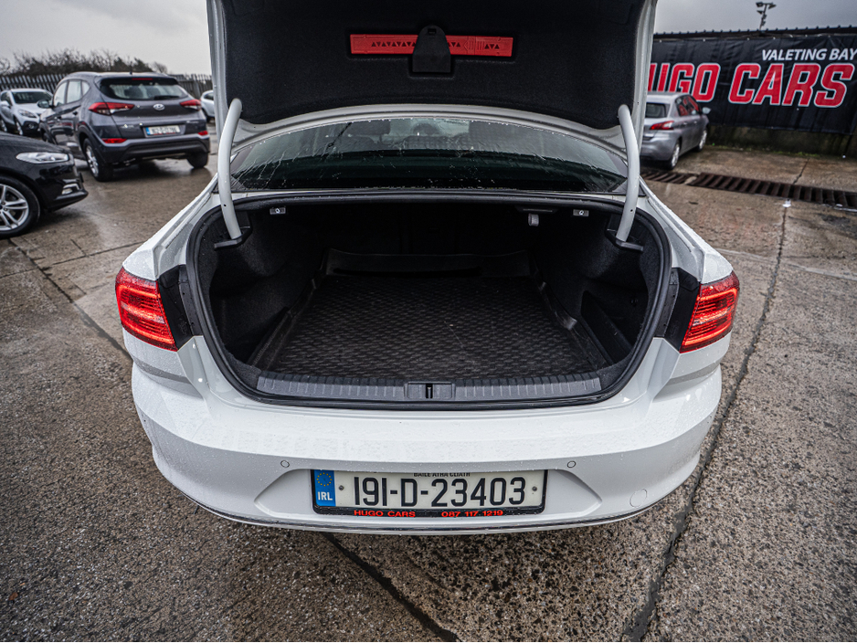 2019 Volkswagen Passat 2019 VW Passat Highline Auto/High spec/1yr warrant €25,888