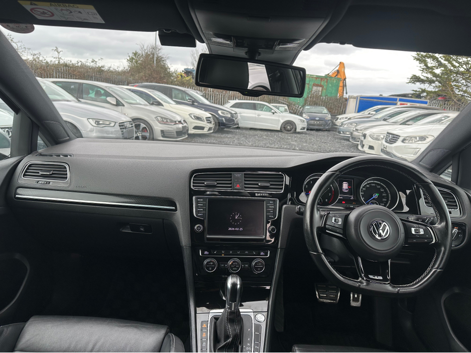 2014 Volkswagen Golf - image 16