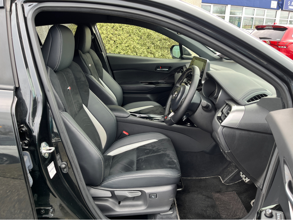 2022 Toyota C-HR GR SPORT AUTOMATIC HYBRID 1.8 PETROL //HALF LEATHER HEATED SEATS//ADAPTIVE CRUISE CONTROL//KEYLESS ENTRY//REVERSE CAMERA// €29,950