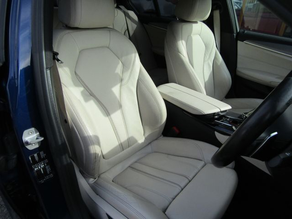 2018 BMW 5 Series - image 16