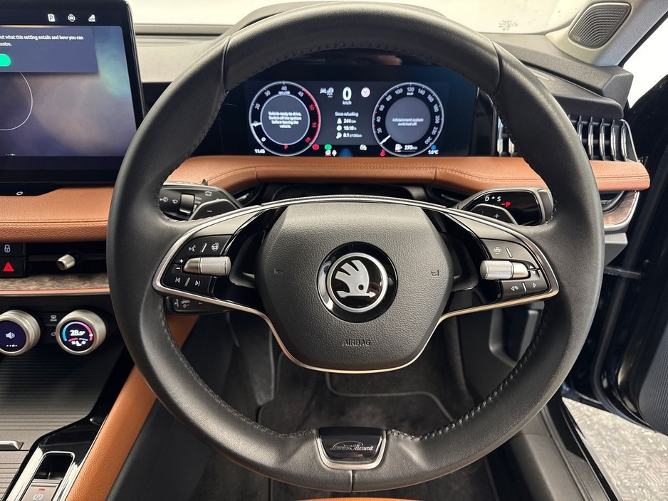 2025 Skoda Superb - image 13