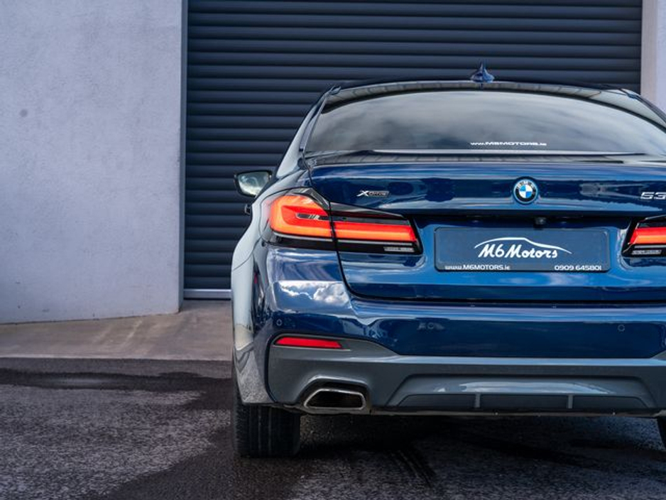 2023 BMW 5 Series - image 7