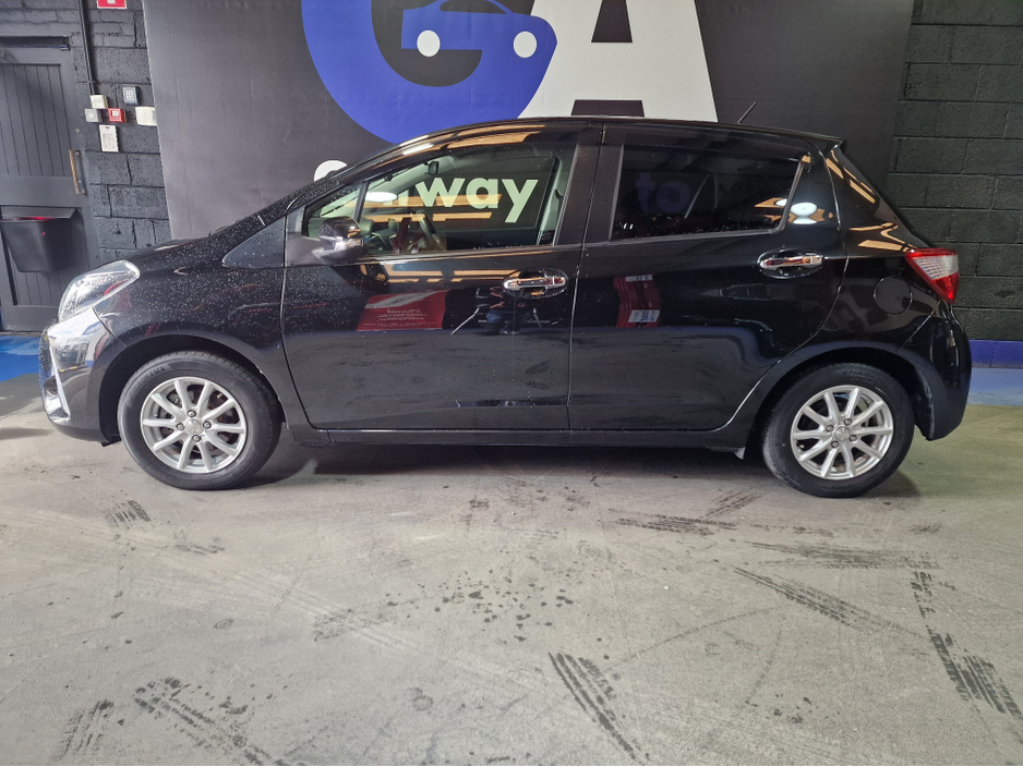 2018 Toyota Yaris - image 5