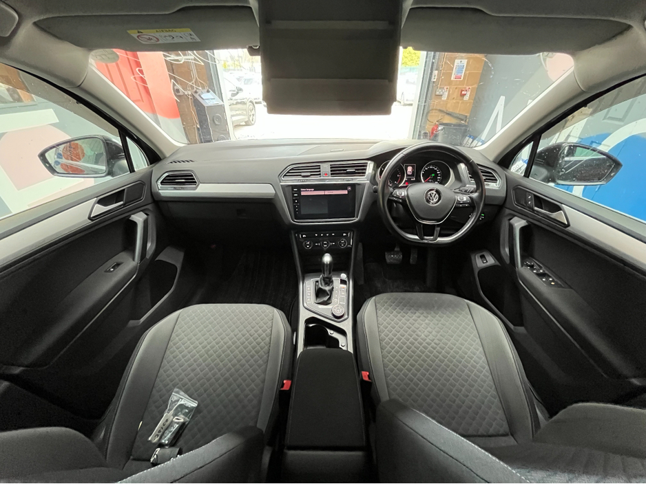 2018 Volkswagen Tiguan - image 18