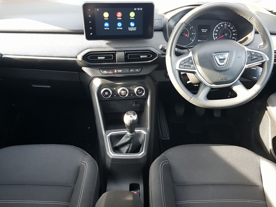 2022 Dacia Jogger - image 3