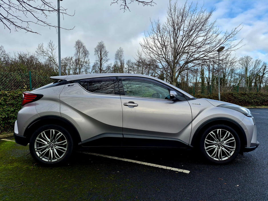 2021 Toyota C-HR 1.8 HYBRID SOL €23,999