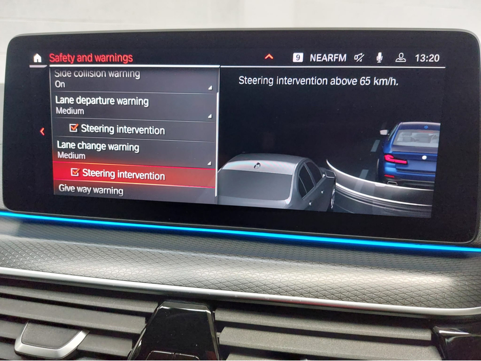 2020 BMW 5 Series - image 35