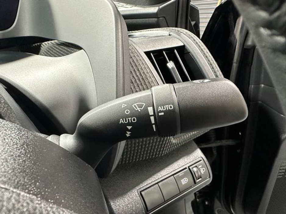 2024 Toyota bZ4X - image 19