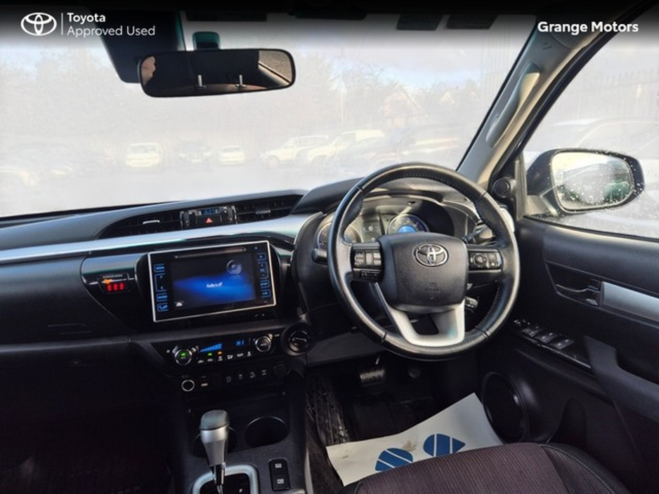 2018 Toyota Hilux - image 9
