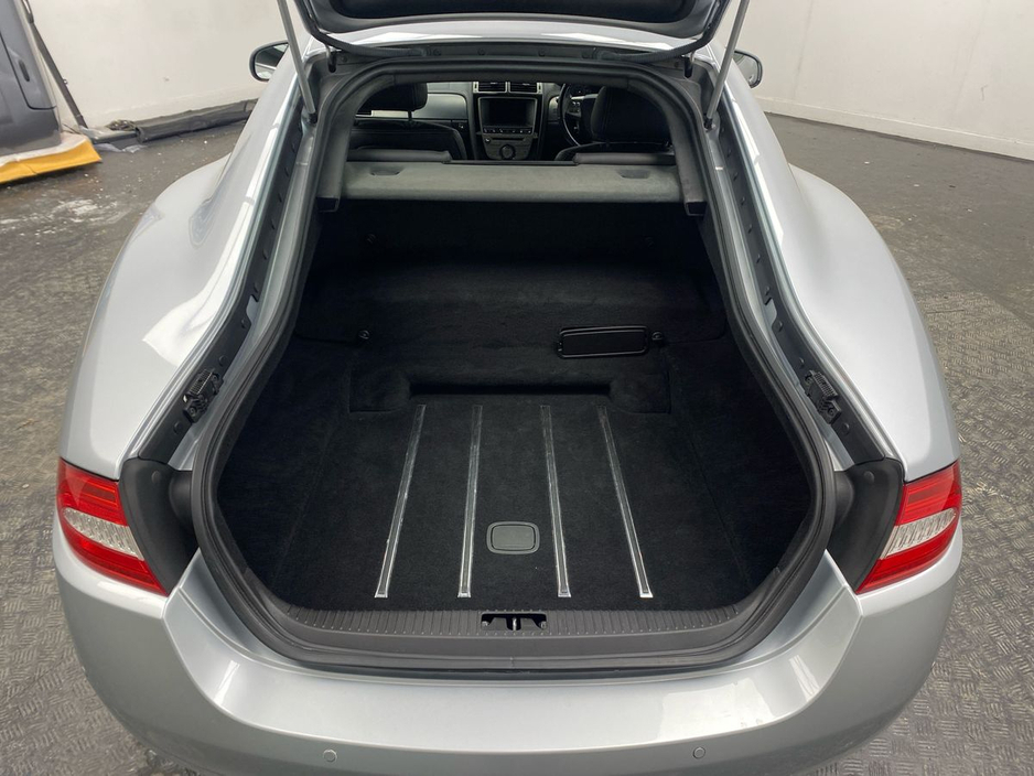 2010 Jaguar XKR - image 9