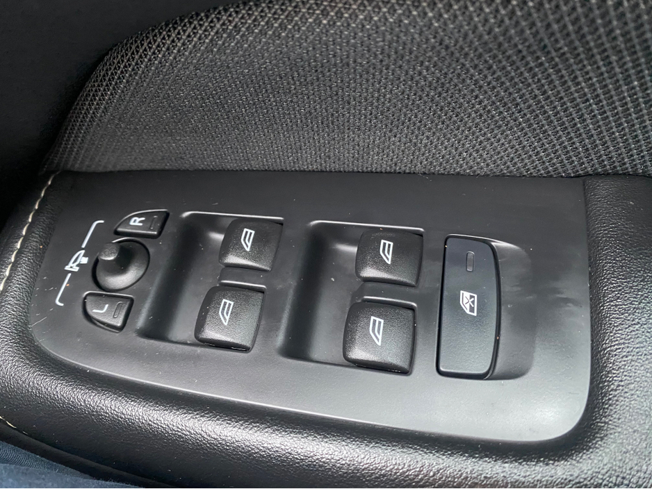 2021 Volvo XC60 2.0 R-DESIGN T6 RCHARG AWD AUTO 337BHP €28,800