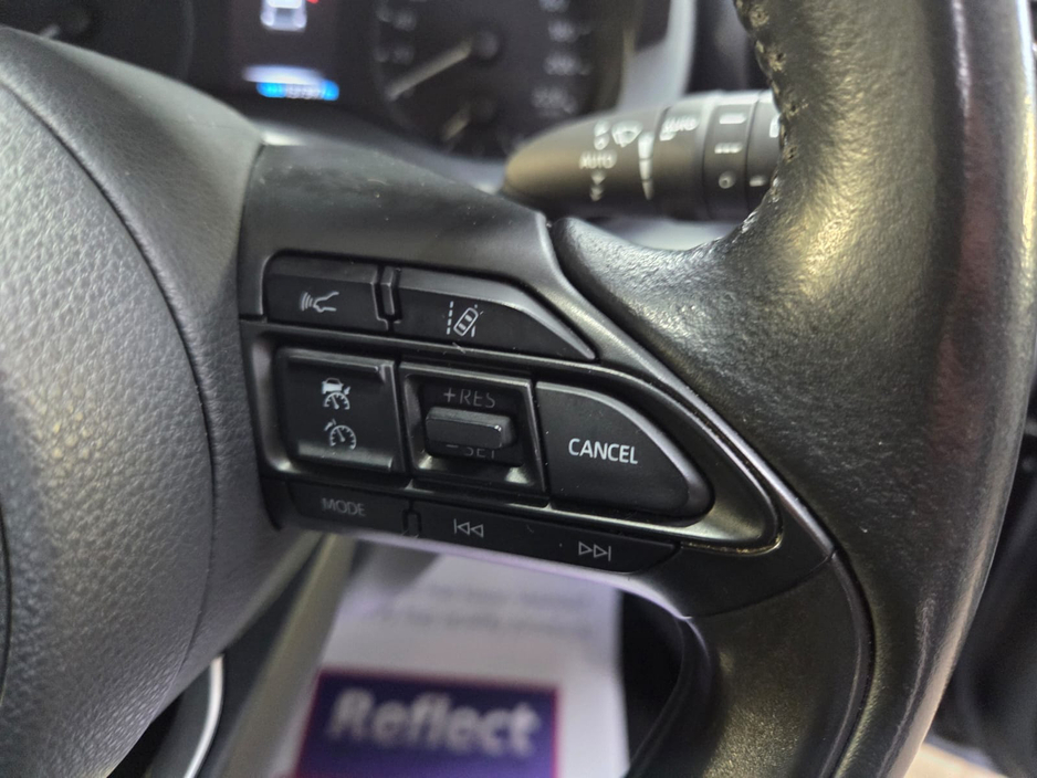 2022 Toyota Yaris - image 15