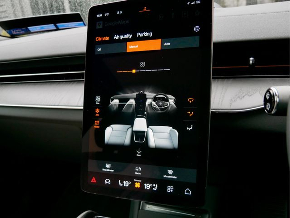 2024 Polestar 3 - image 24