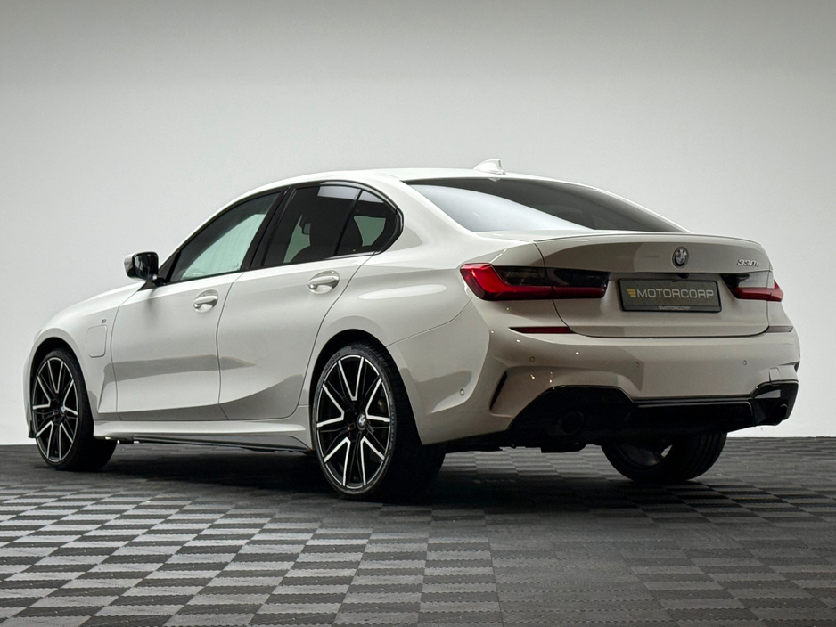 2020 BMW 3 Series 330E M SPORT €27,990