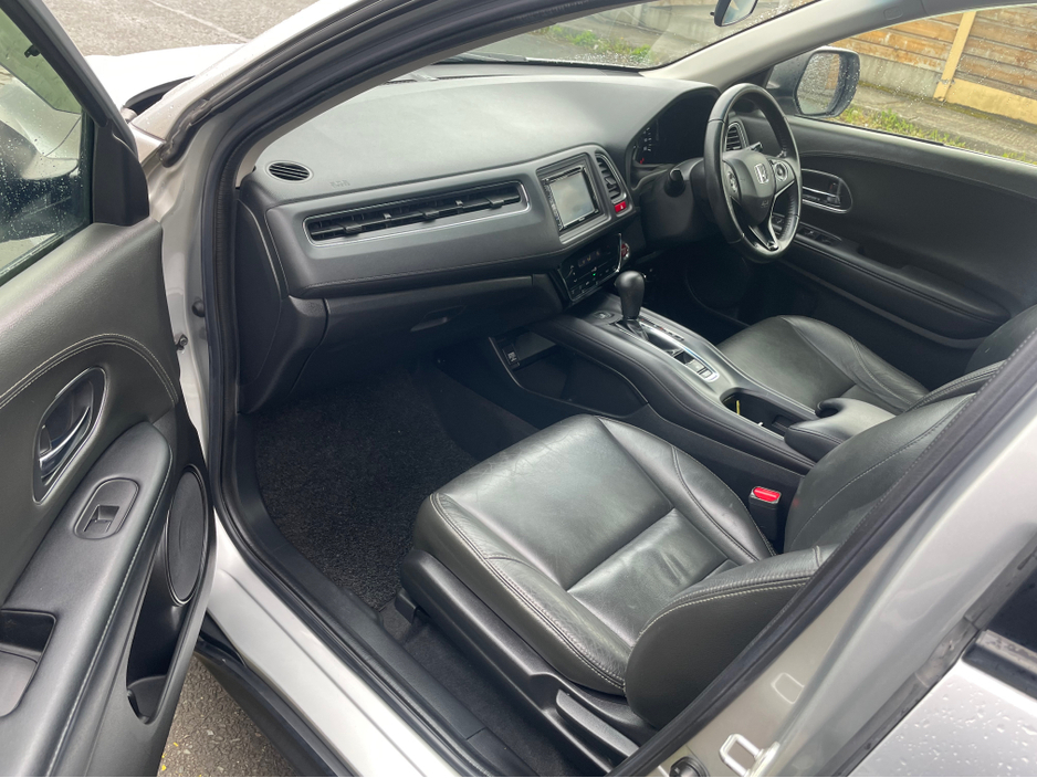 2015 Honda Vezel - image 12