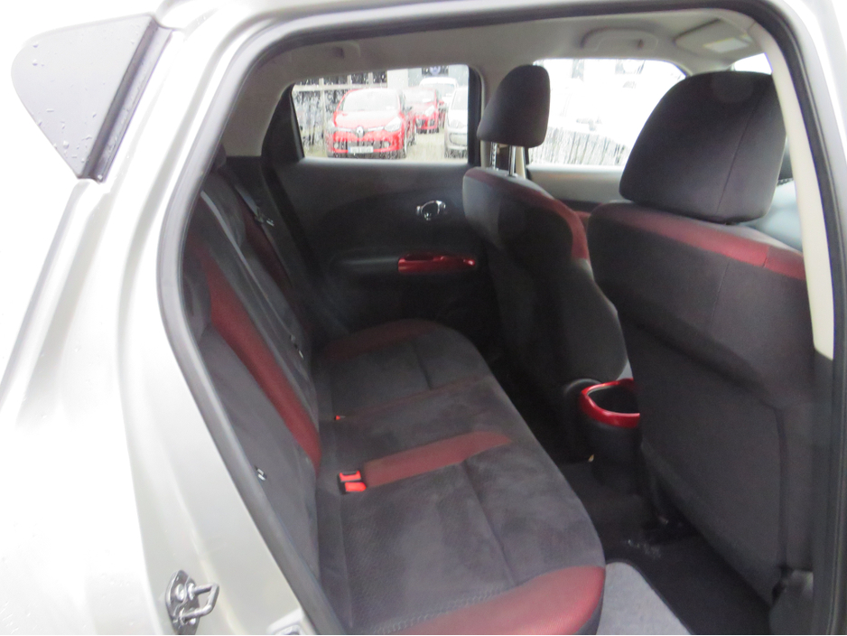 2011 Nissan Juke - image 3
