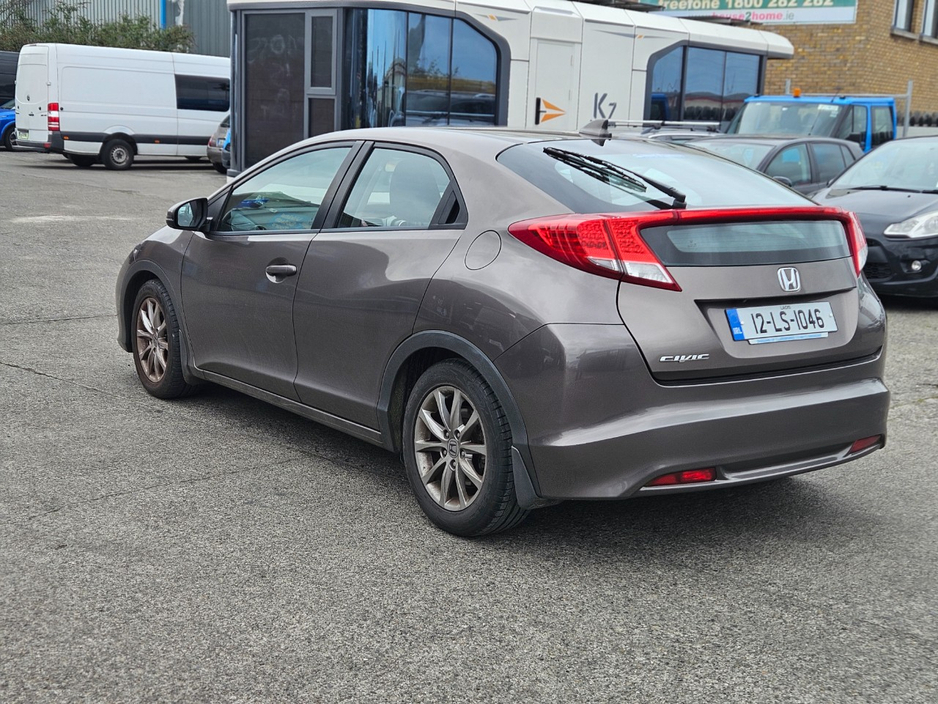 2012 Honda Civic - image 5