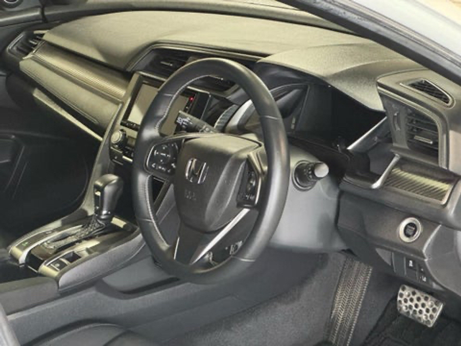 2018 Honda Civic - image 6