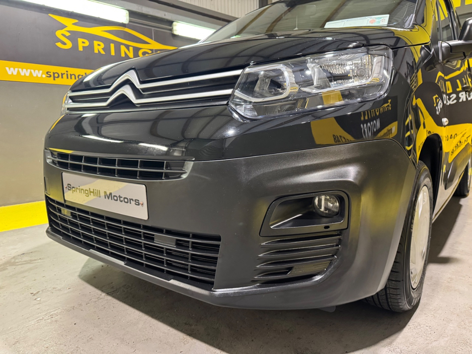 2021 Citroen Berlingo - image 12