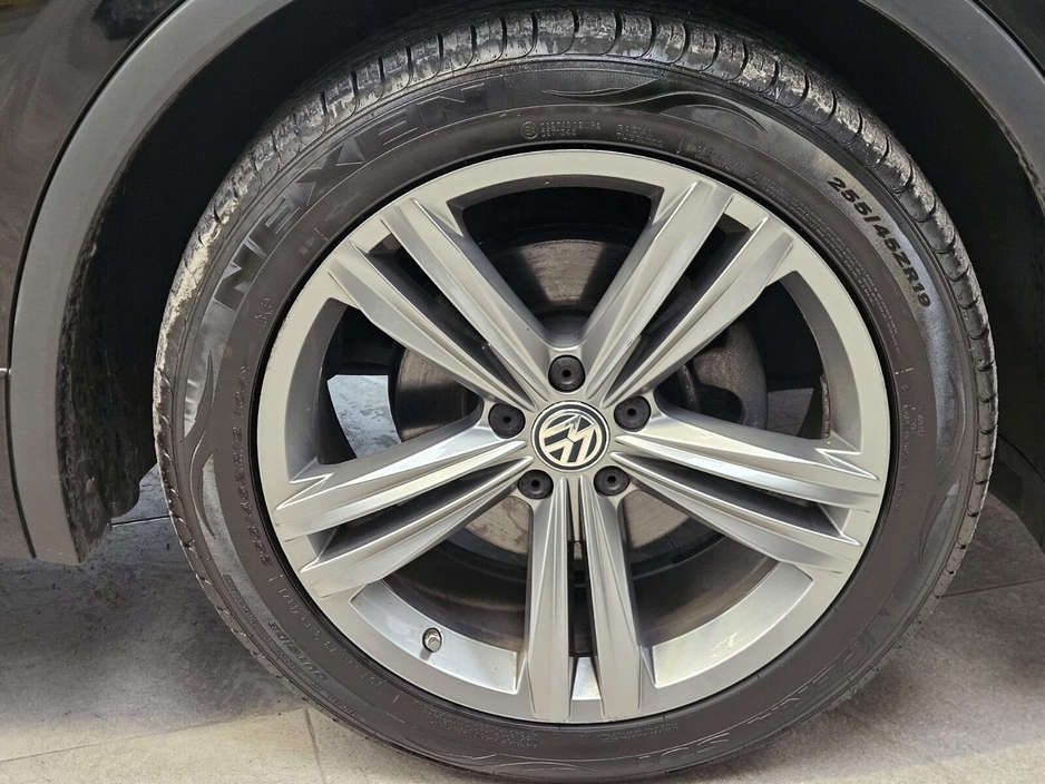 2020 Volkswagen Tiguan - image 10
