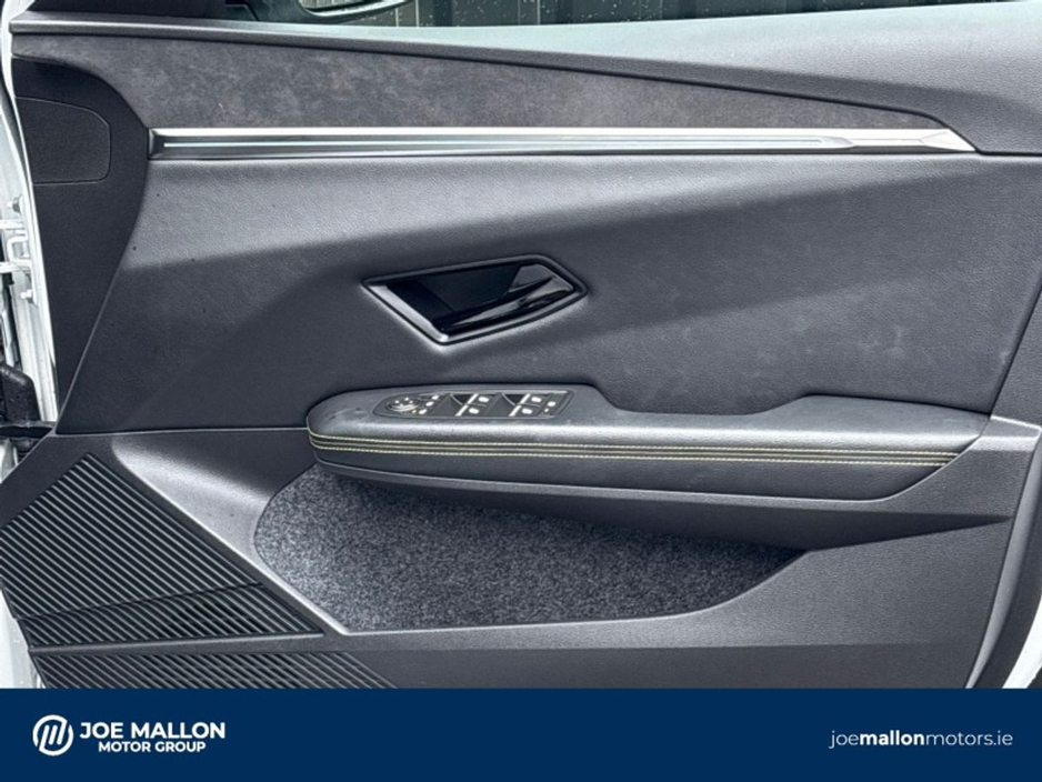 2023 Renault Megane E-Tech EV60 220hp Techno €24,950