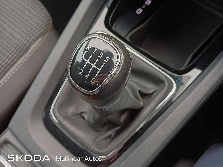 2021 Skoda Octavia - image 16