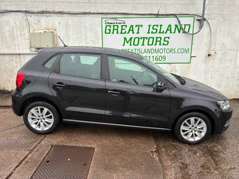 2015 Volkswagen Polo - image 3