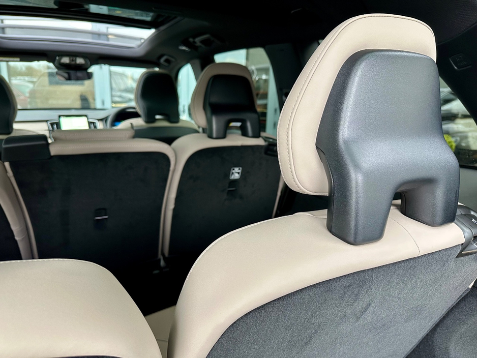 2026 Volvo XC90 - image 18