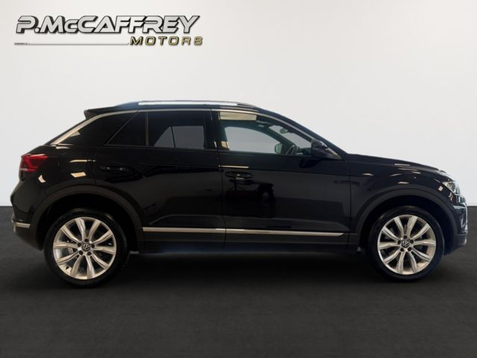2021 Volkswagen T-Roc - image 4