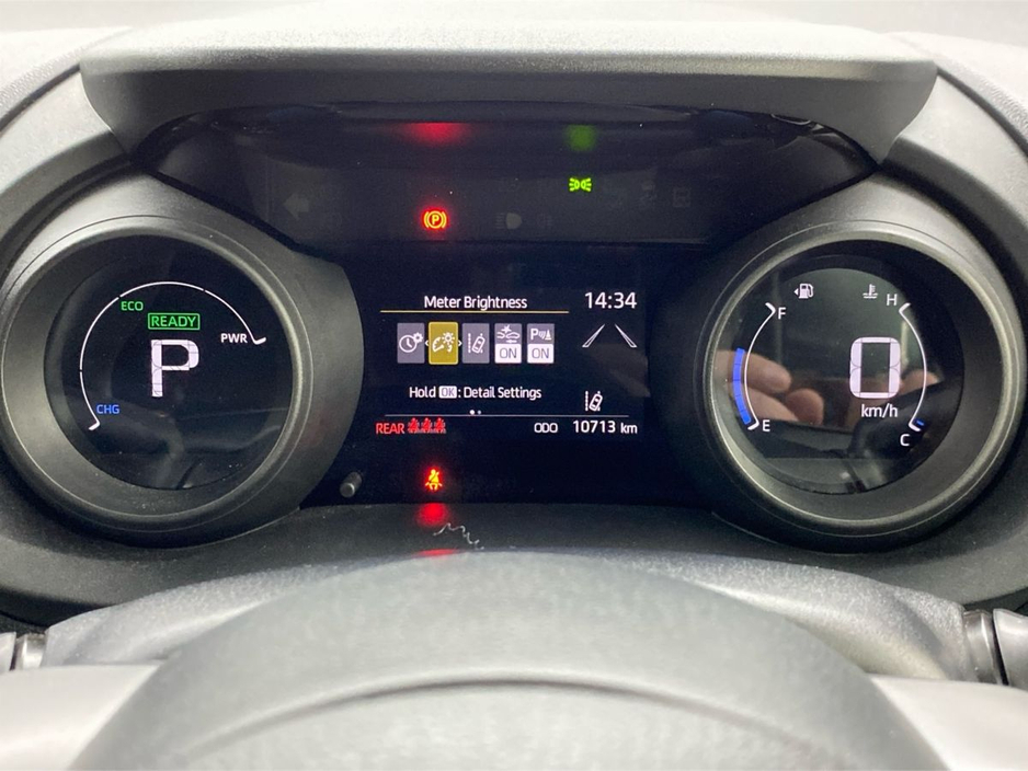 2021 Toyota Yaris - image 18