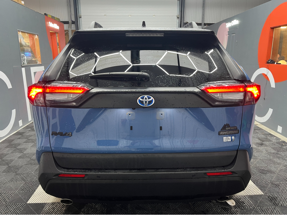 2024 Toyota Rav4 - image 3