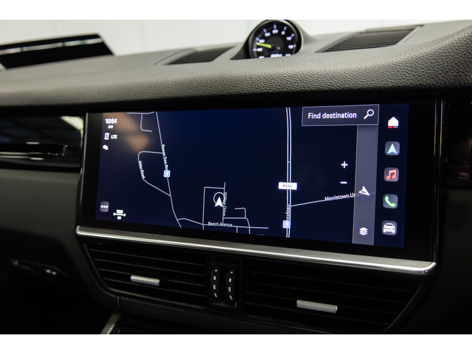 2022 Porsche Cayenne 3.0 V6 E-Hybrid 4WD Auto €59,999