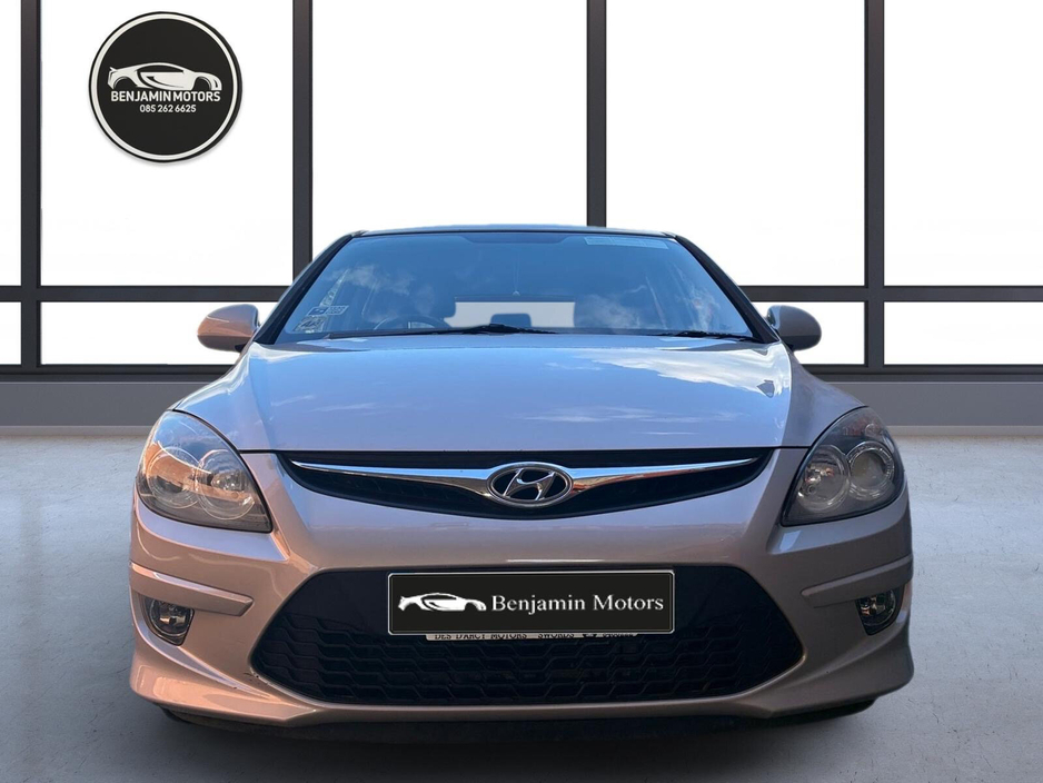 2011 Hyundai i30 - image 5