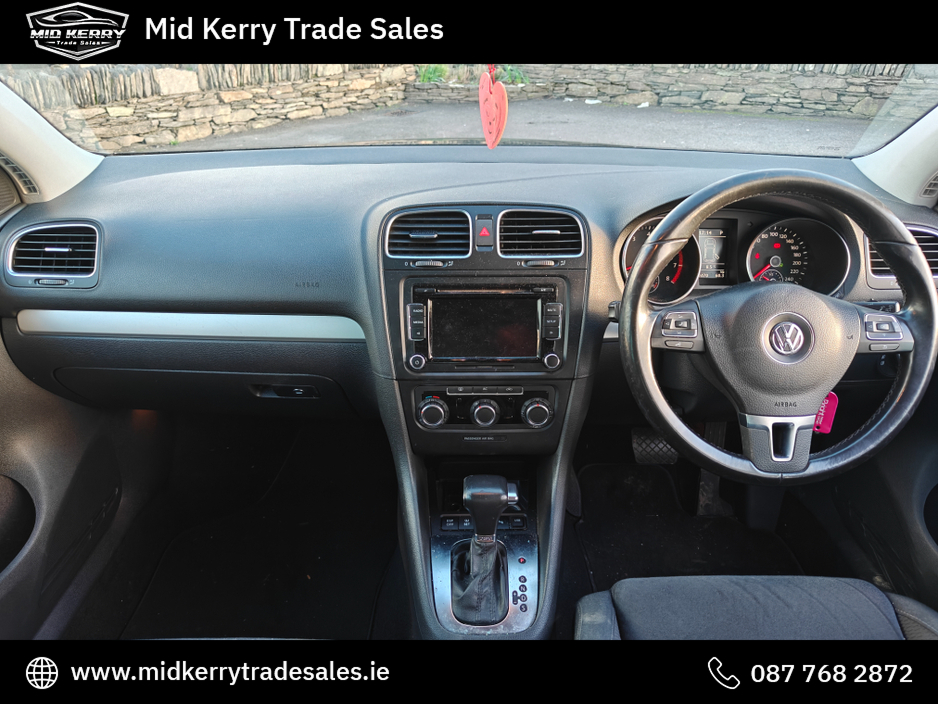 2009 Volkswagen Golf - image 5