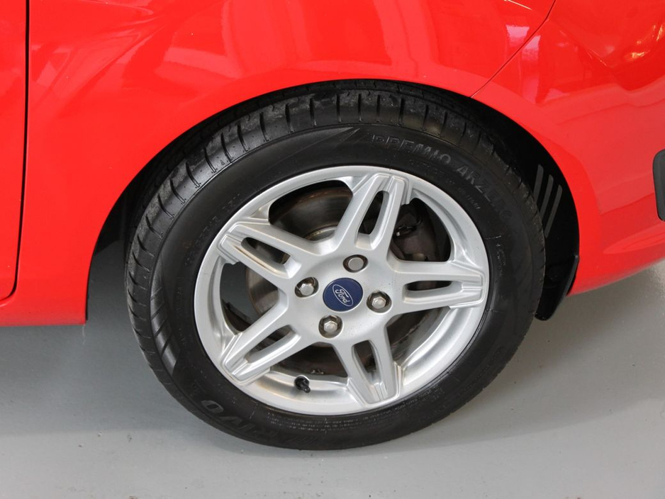 2014 Ford Fiesta 1.25 Zetec 82PS 3DR €7,999