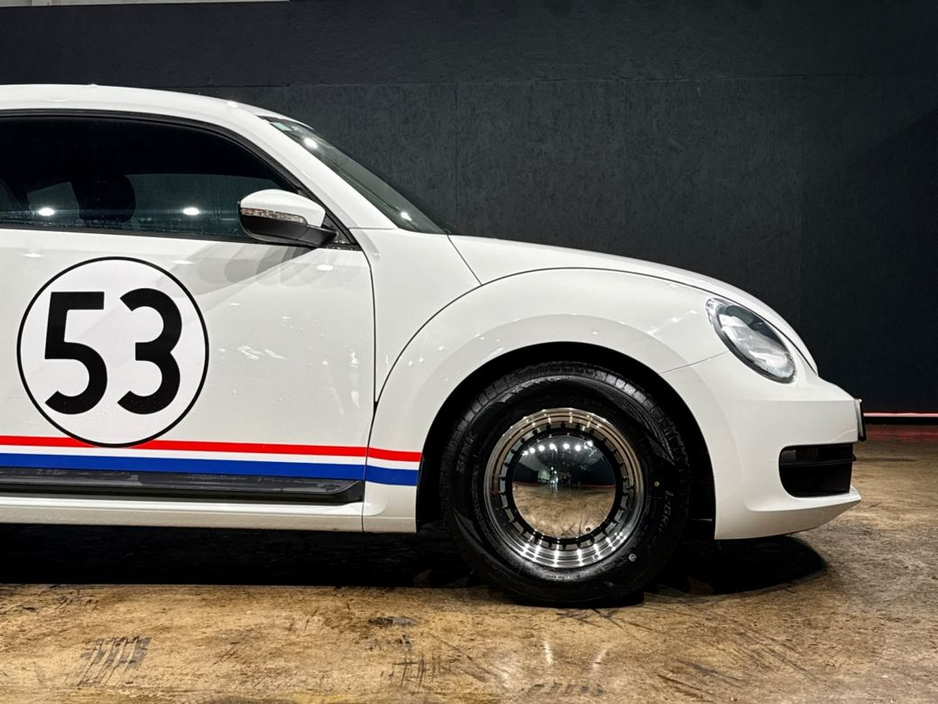 2016 Volkswagen Beetle - image 11