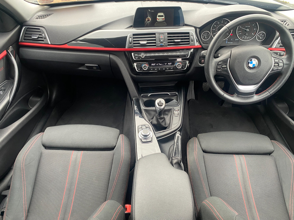 2016 BMW 3 Series - image 13
