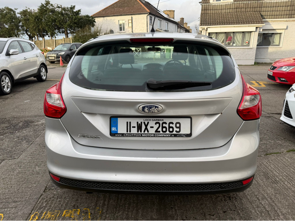 2011 Ford Focus - image 10