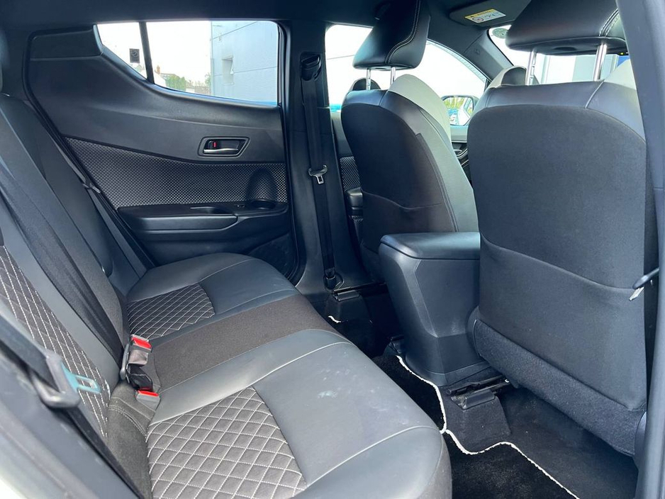 2019 Toyota C-HR - image 8