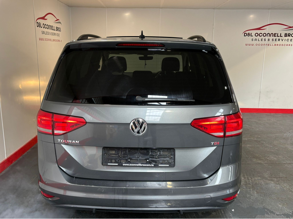 2017 Volkswagen Touran - image 8