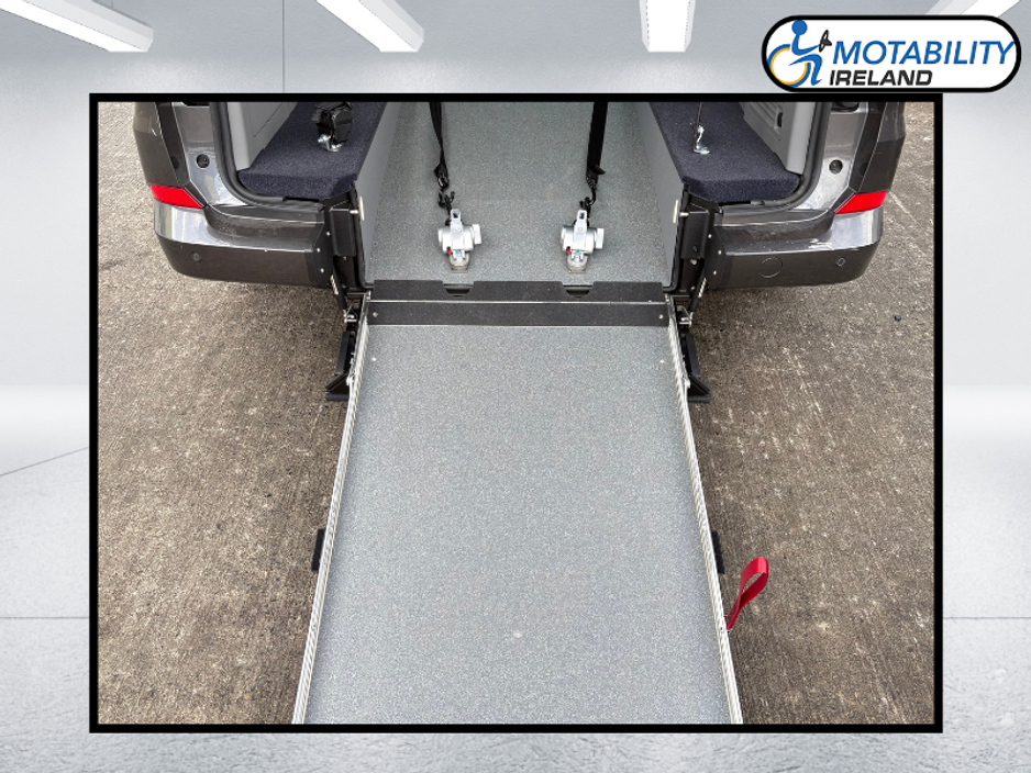 2026 Ford Tourneo Custom - image 15