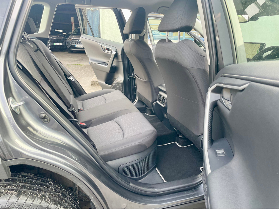 2024 Toyota Rav4 - image 6