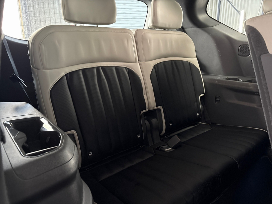 2023 Kia EV9 GT LINE 7 SEATER AWD**PANORAMIC ROOF**HEATED & COOLED LEATHER ELECTRIC SEATS**DRIVER MASSAGE SEAT**DIGITAL DASH**APPLE CAR PLAY MEDIA**REVERSE CAMERA**PARKING SENSORS**360 DEGREE CAMERAS**DRIVE MODES* €63,495