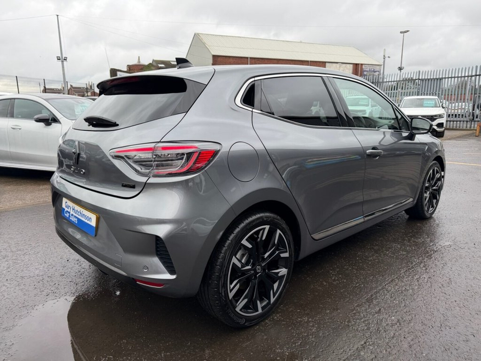 2024 Renault Clio - image 33