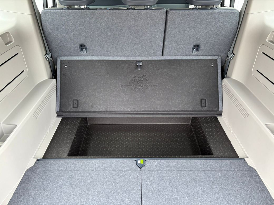 2026 Kia PV5 - image 37