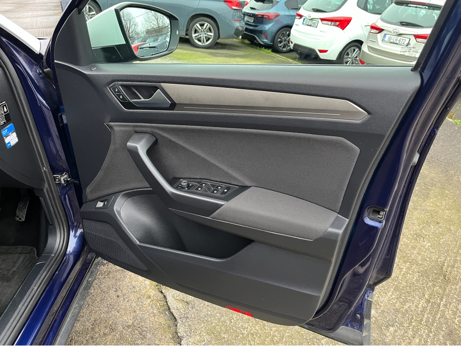 2021 Volkswagen T-Roc STYLE DESIGN PACK AUTOMATIC 2.0 DIESEL //LOW MILES//ADAPTIVE CRUISE CONTROL//KEYLESS ENTRY//REVERSE CAMERA// €26,950