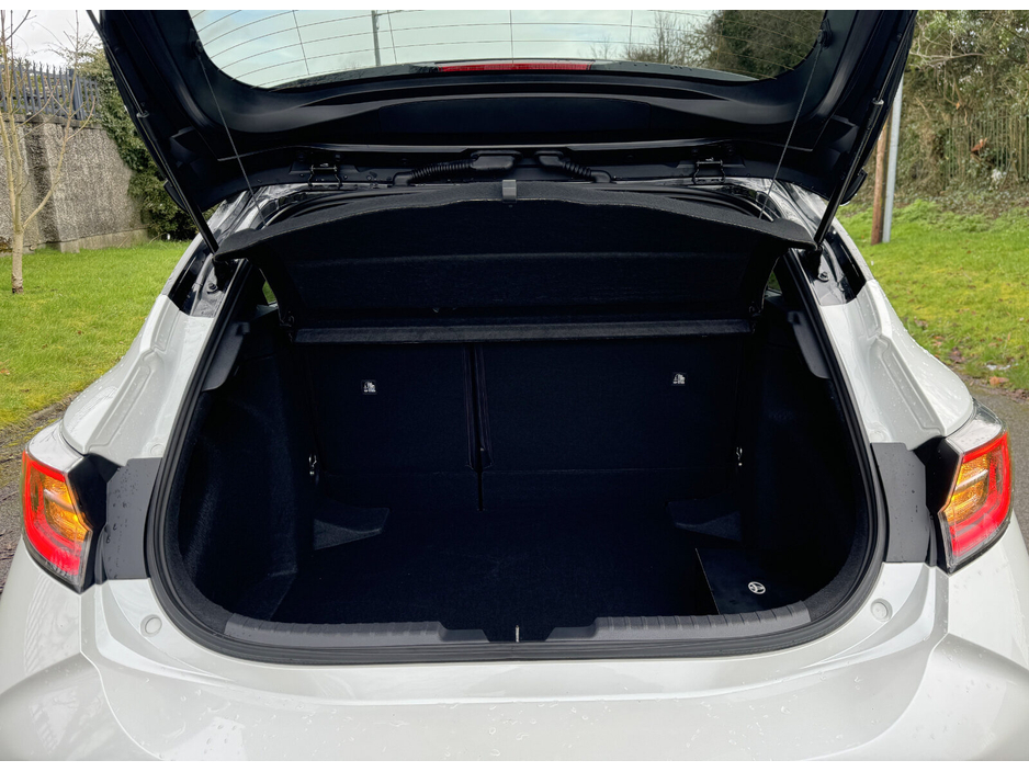 2022 Toyota Corolla 1.8 Hybrid Luna Sport Hatchback €26,950